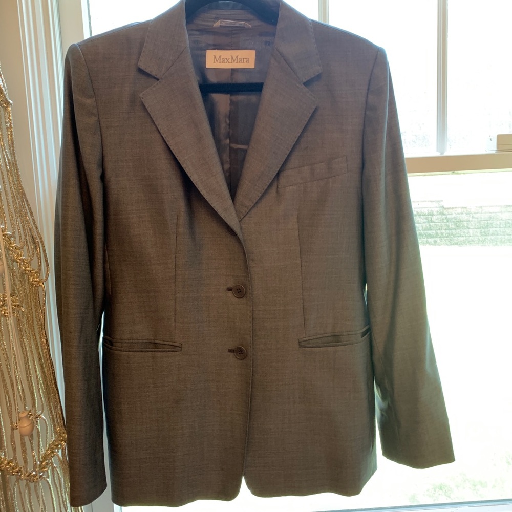 MaxMara Women’s 3 Button Blazer.